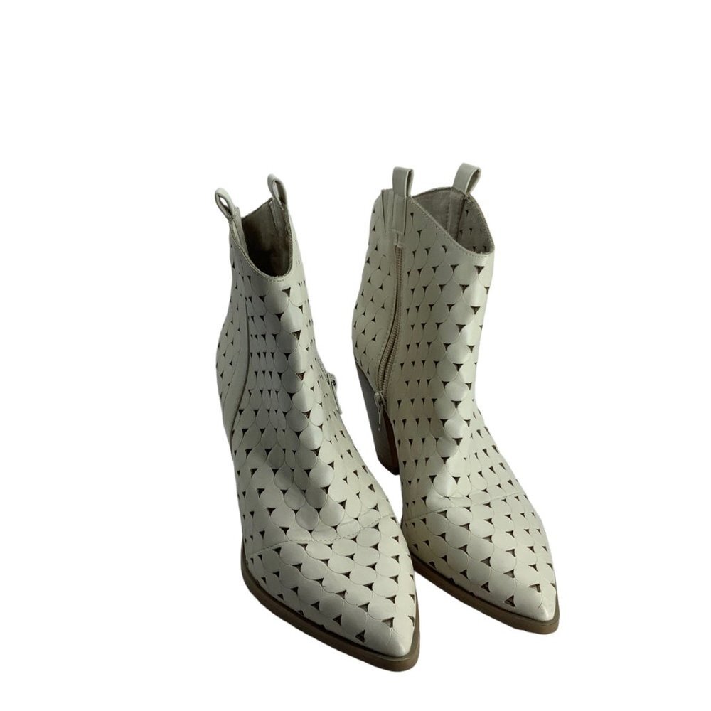 Corina Embossed Perforated Western Style Ankle Boots Women Sz EU39 US 8.5 Heeled